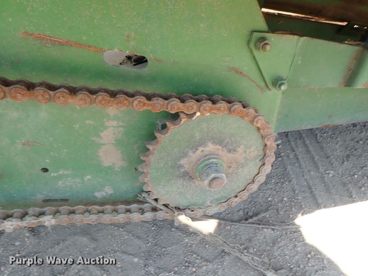 image for item FE9832 John Deere 653 all-crop head