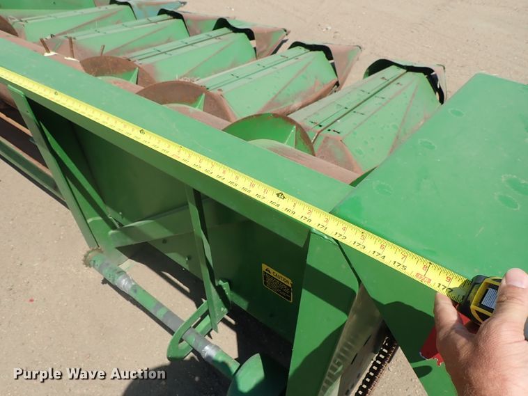 image for item FE9832 John Deere 653 all-crop head