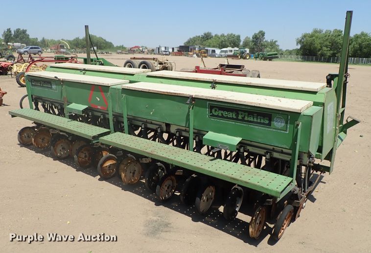 image for item FE9853 Great Plains Solid Stand 15 grain drill