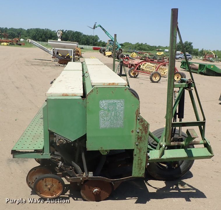 image for item FE9853 Great Plains Solid Stand 15 grain drill