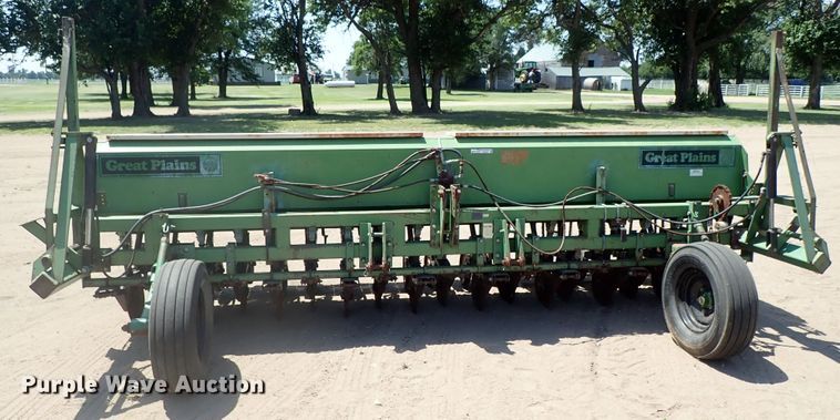 image for item FE9853 Great Plains Solid Stand 15 grain drill