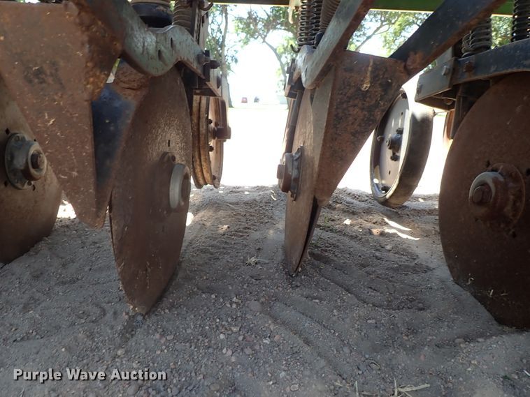 image for item FE9853 Great Plains Solid Stand 15 grain drill