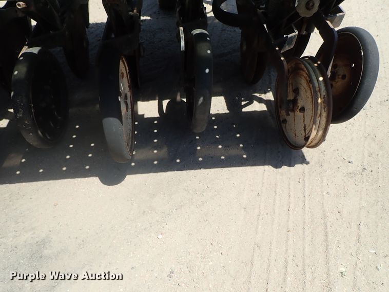 image for item FE9853 Great Plains Solid Stand 15 grain drill