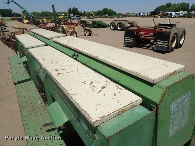 image for item FE9853 Great Plains Solid Stand 15 grain drill