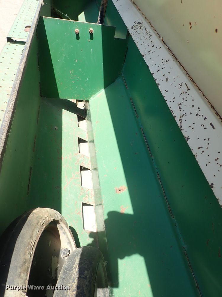 image for item FE9853 Great Plains Solid Stand 15 grain drill