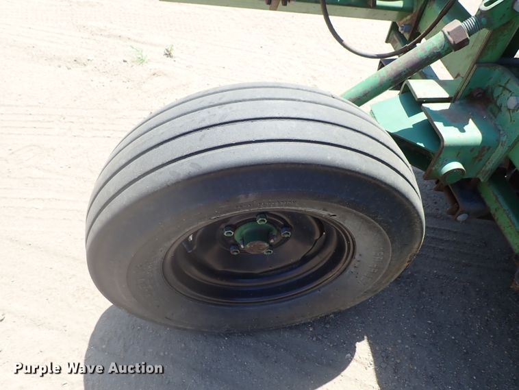 image for item FE9853 Great Plains Solid Stand 15 grain drill