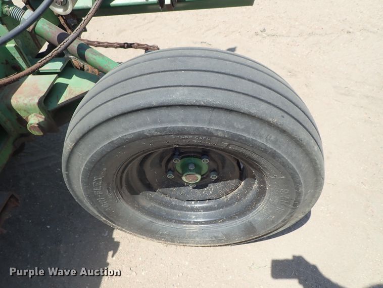 image for item FE9853 Great Plains Solid Stand 15 grain drill