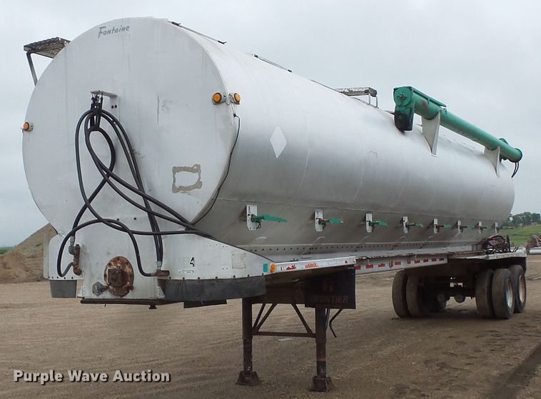 image for item FM9469 1981 Fontaine fertilizer/feed delivery trailer