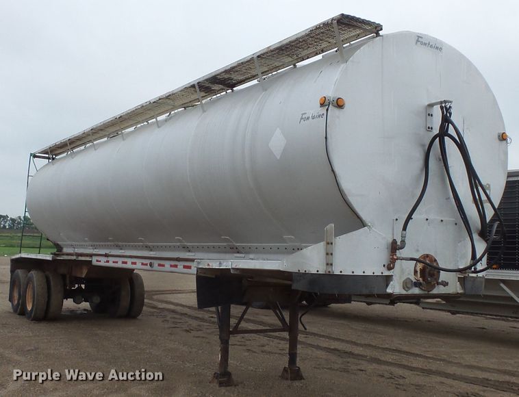 image for item FM9469 1981 Fontaine fertilizer/feed delivery trailer