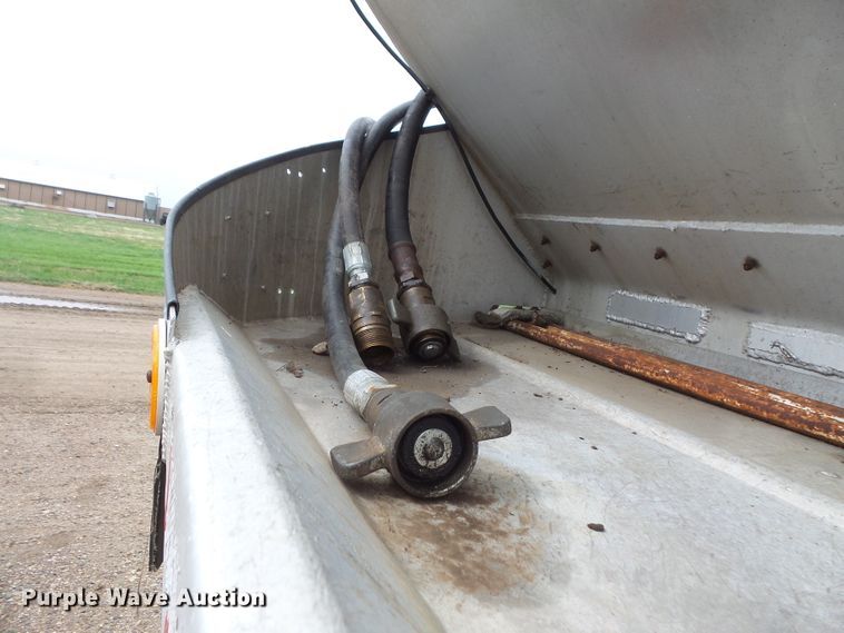 image for item FM9469 1981 Fontaine fertilizer/feed delivery trailer