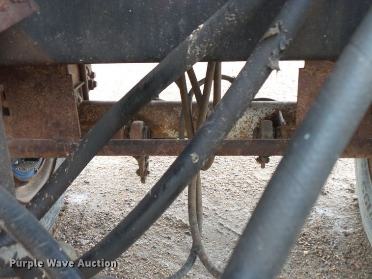 image for item FM9469 1981 Fontaine fertilizer/feed delivery trailer