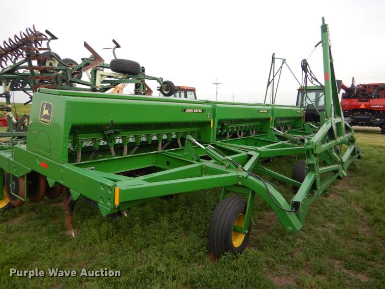 image for item FT9626 (3) 1996 John Deere 9400 hoe drill