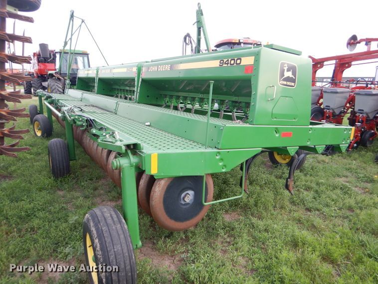 image for item FT9626 (3) 1996 John Deere 9400 hoe drill