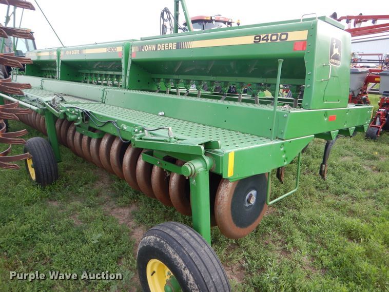 image for item FT9626 (3) 1996 John Deere 9400 hoe drill