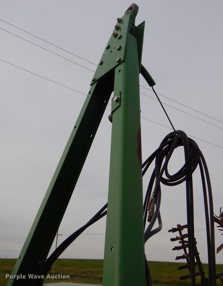 image for item FT9626 (3) 1996 John Deere 9400 hoe drill