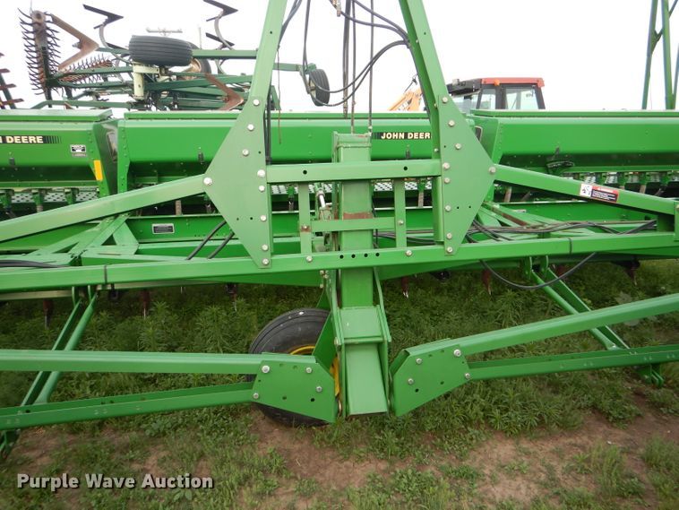 image for item FT9626 (3) 1996 John Deere 9400 hoe drill