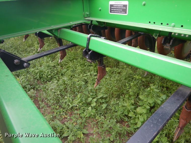 image for item FT9626 (3) 1996 John Deere 9400 hoe drill