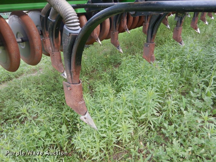 image for item FT9626 (3) 1996 John Deere 9400 hoe drill