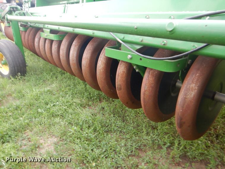 image for item FT9626 (3) 1996 John Deere 9400 hoe drill