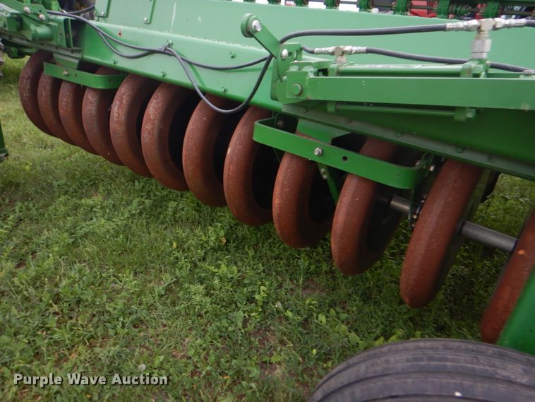 image for item FT9626 (3) 1996 John Deere 9400 hoe drill