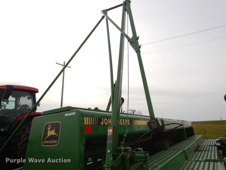 image for item FT9626 (3) 1996 John Deere 9400 hoe drill