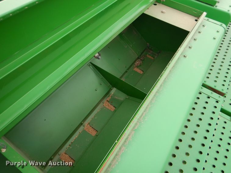 image for item FT9626 (3) 1996 John Deere 9400 hoe drill