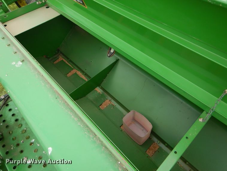 image for item FT9626 (3) 1996 John Deere 9400 hoe drill