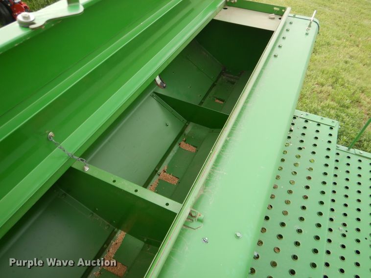 image for item FT9626 (3) 1996 John Deere 9400 hoe drill