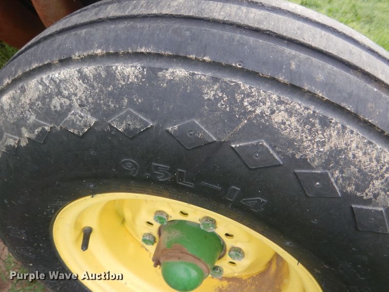 image for item FT9626 (3) 1996 John Deere 9400 hoe drill