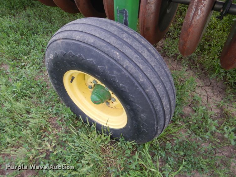 image for item FT9626 (3) 1996 John Deere 9400 hoe drill