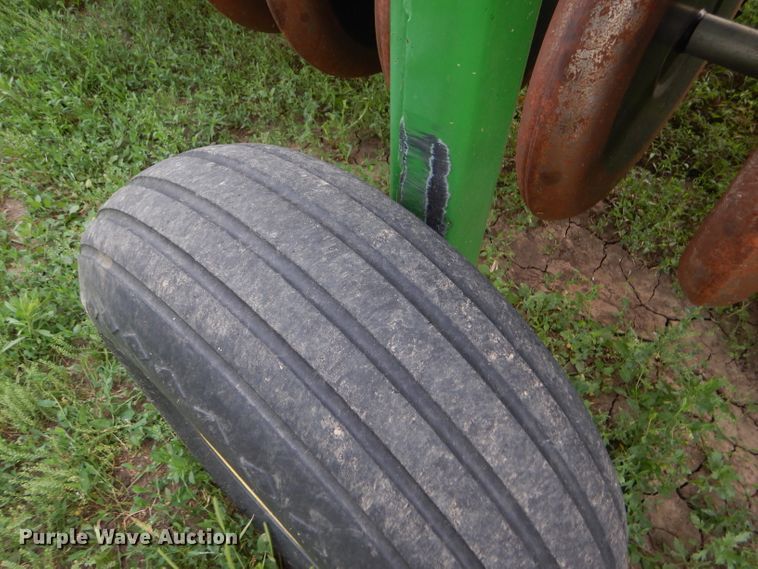 image for item FT9626 (3) 1996 John Deere 9400 hoe drill