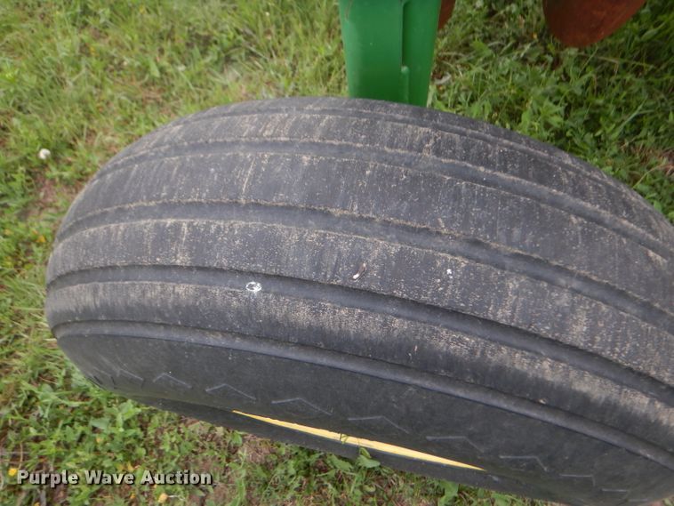 image for item FT9626 (3) 1996 John Deere 9400 hoe drill