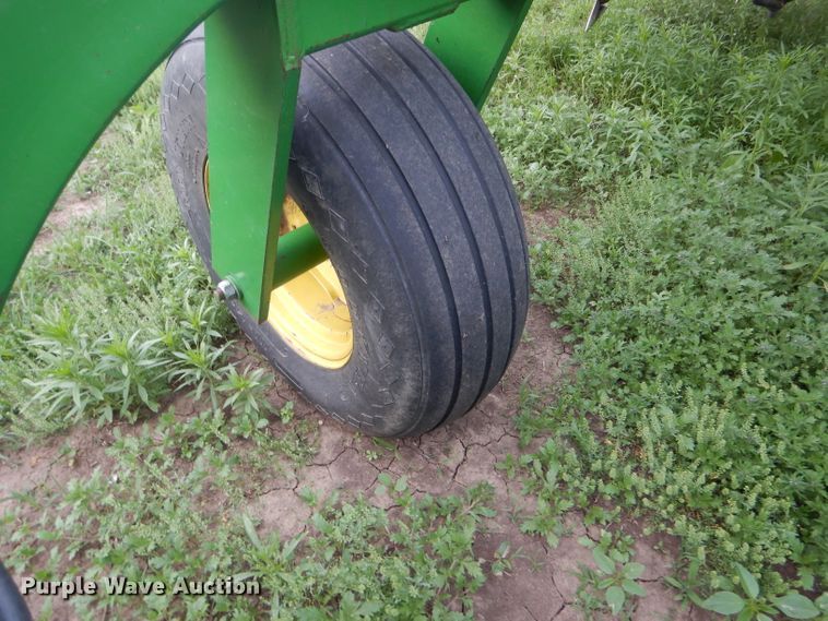 image for item FT9626 (3) 1996 John Deere 9400 hoe drill