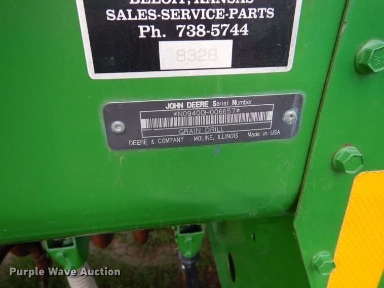 image for item FT9626 (3) 1996 John Deere 9400 hoe drill