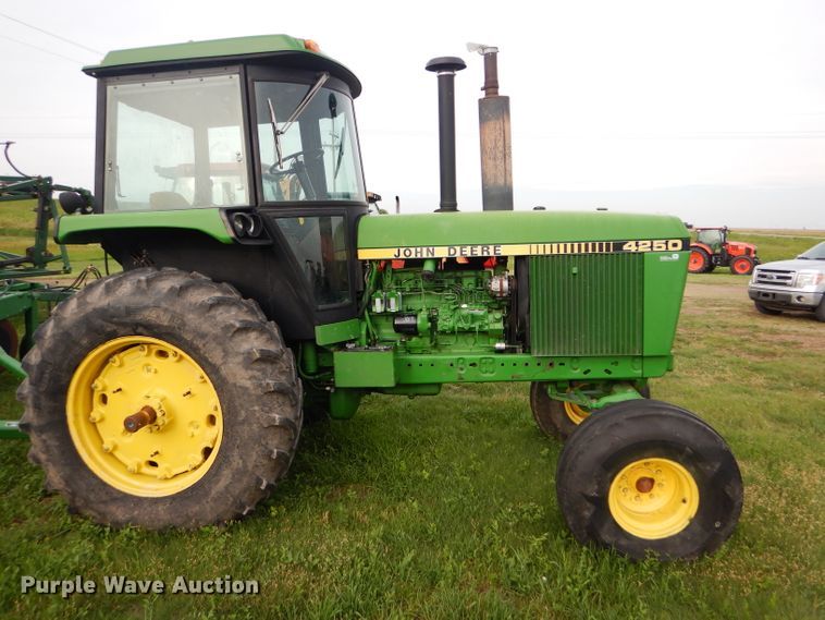 image for item FT9627 1988 John Deere 4250 tractor