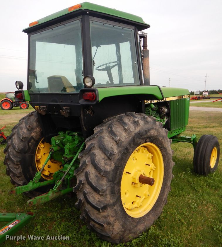 image for item FT9627 1988 John Deere 4250 tractor