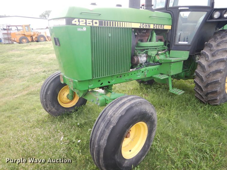 image for item FT9627 1988 John Deere 4250 tractor