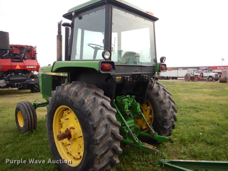 image for item FT9627 1988 John Deere 4250 tractor