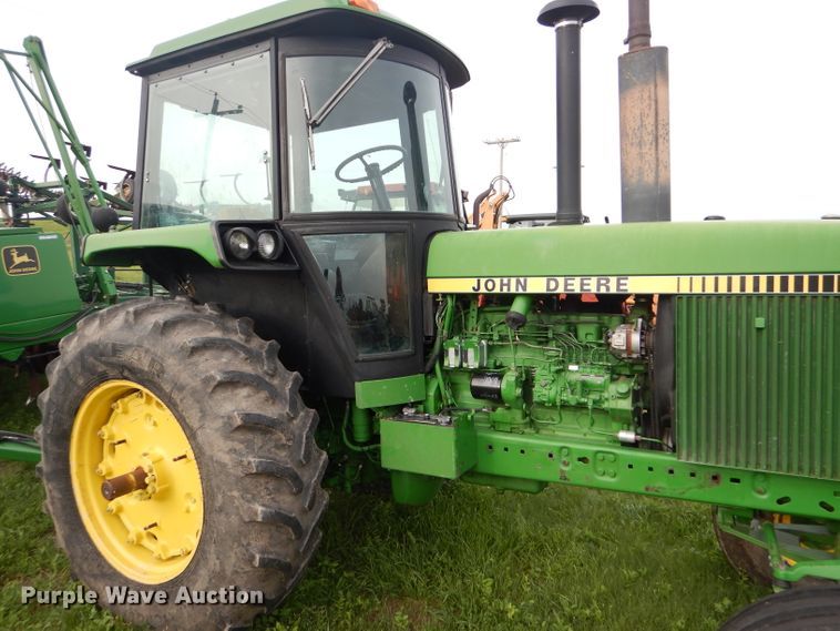 image for item FT9627 1988 John Deere 4250 tractor