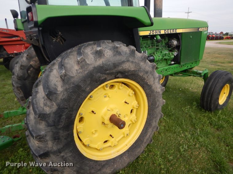 image for item FT9627 1988 John Deere 4250 tractor