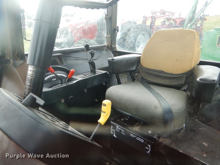 image for item FT9627 1988 John Deere 4250 tractor