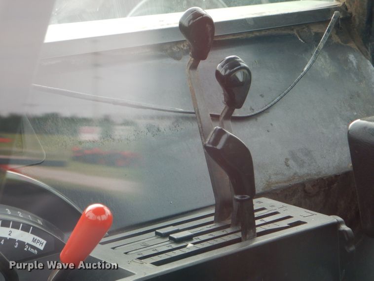 image for item FT9627 1988 John Deere 4250 tractor