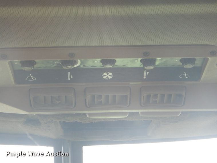 image for item FT9627 1988 John Deere 4250 tractor