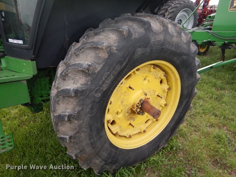 image for item FT9627 1988 John Deere 4250 tractor