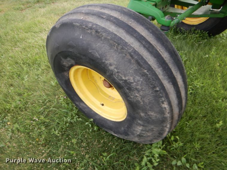 image for item FT9627 1988 John Deere 4250 tractor