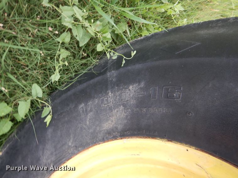 image for item FT9627 1988 John Deere 4250 tractor