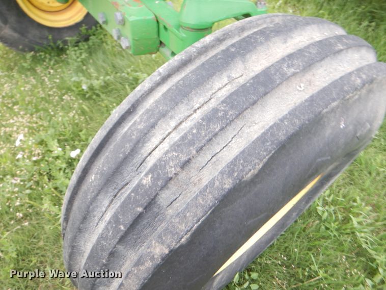 image for item FT9627 1988 John Deere 4250 tractor