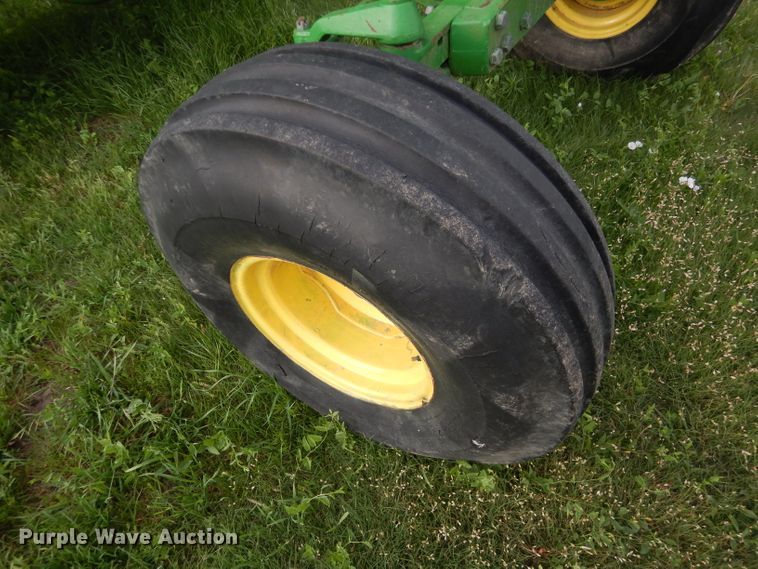 image for item FT9627 1988 John Deere 4250 tractor