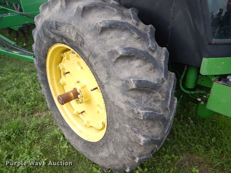 image for item FT9627 1988 John Deere 4250 tractor