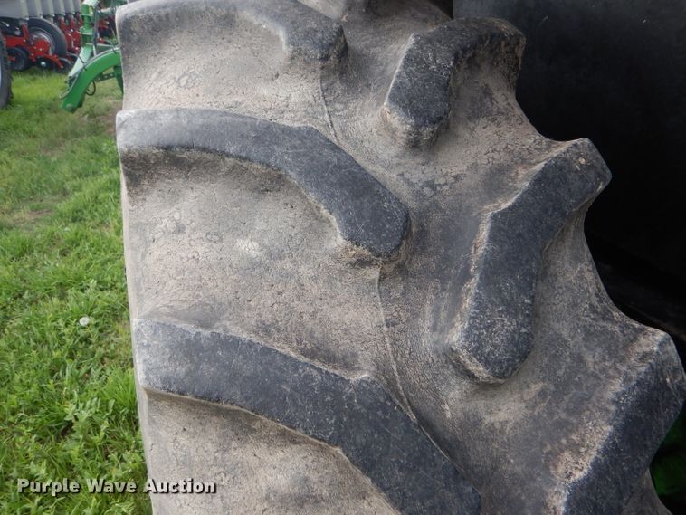 image for item FT9627 1988 John Deere 4250 tractor